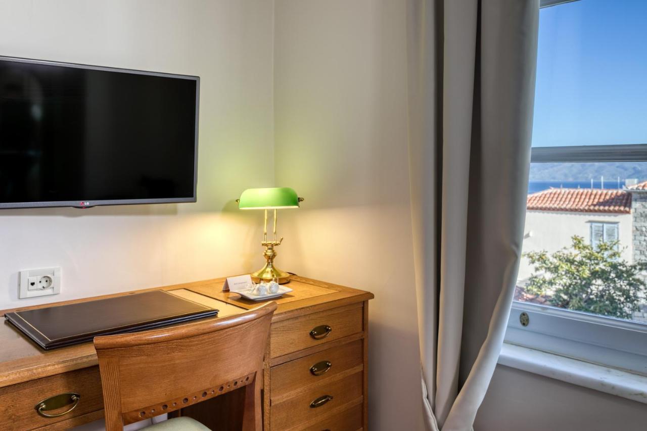 Hotel Leto Hydra Bagian luar foto